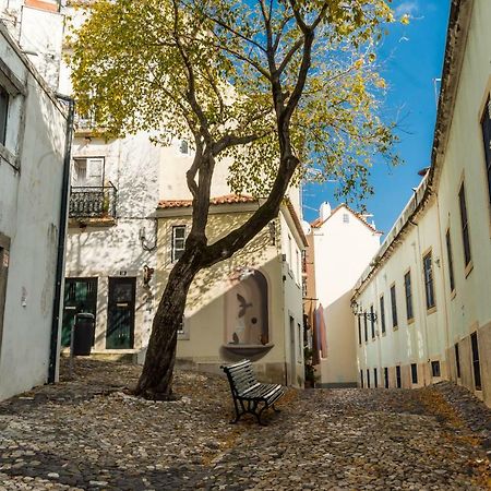Little River View Triplex In Alfama Lisbon Exterior photo