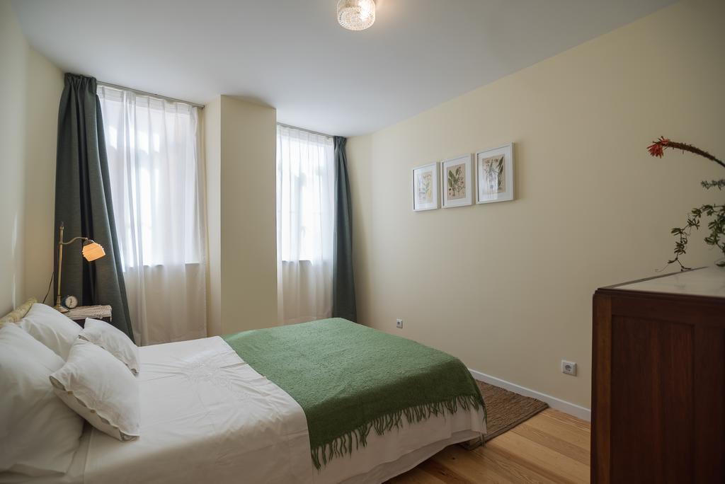 Little River View Triplex In Alfama Lisbon Exterior photo