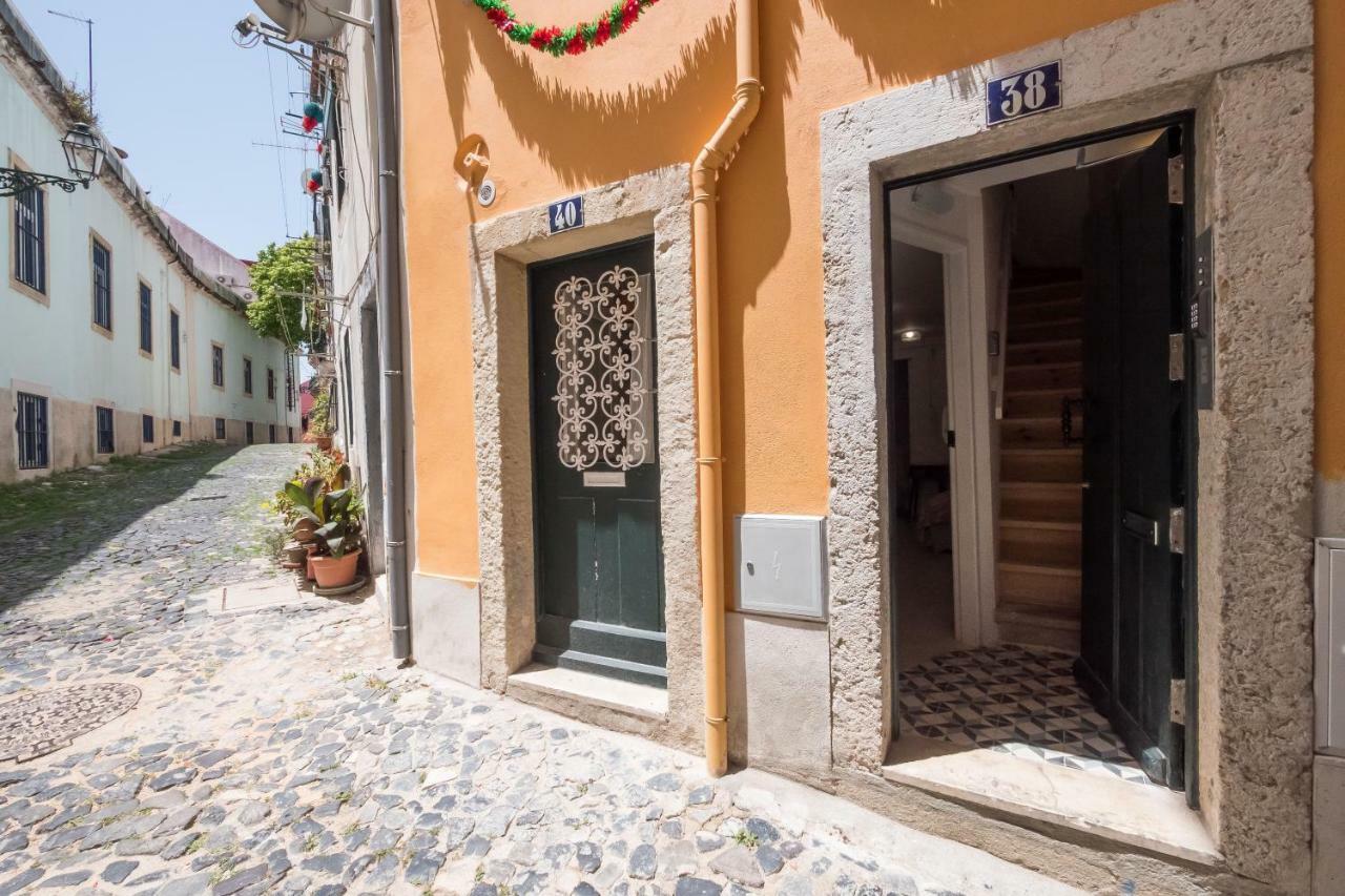 Little River View Triplex In Alfama Lisbon Exterior photo
